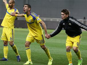 קיארטנסון והצהובים חוגגים ניצחון גדול (צילום: אלן שיבר)