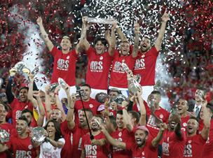 הנה היא עולה, אלופת המדינה (צילום: אלן שיבר)