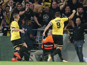 הקפטן עקץ ראשון (אלן שיבר)