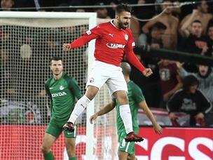 הביא את השער הראשון אחרי הבליץ המוקדם. אוחנה (אלן שיבר)