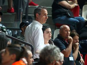 קטש הורחק במהלך המחצית השנייה (אלן שיבר)