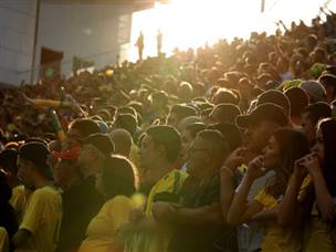 הקהל המקומי. קרא עולה אחרי חצי שעה (Getty Images)