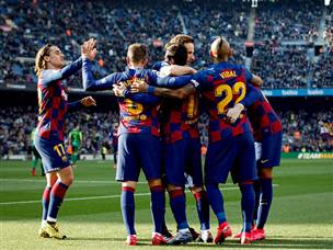 שחקני בארסה. אות לחגיגות (getty Images)