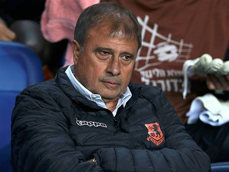 אלישע לוי לא אהב את צורת המשחק של סילבס (אלן שיבר)