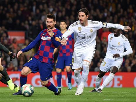 ראמוס ומסי. שני הקפטנים במצב דומה (Getty)