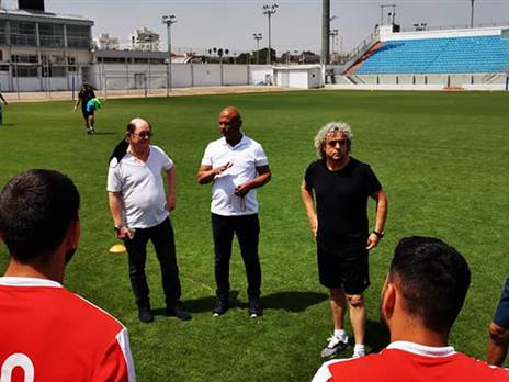 עטר באימון הראשון שלו. (עמוד הפייסבוק של הפועל בני לוד)