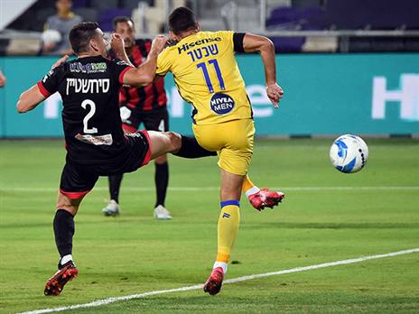 "מדהים שלא שרקו": במכבי ת"א משוכנעים שהפנדל על שכטר היה צריך להיות מאושר (ברני ארדוב)