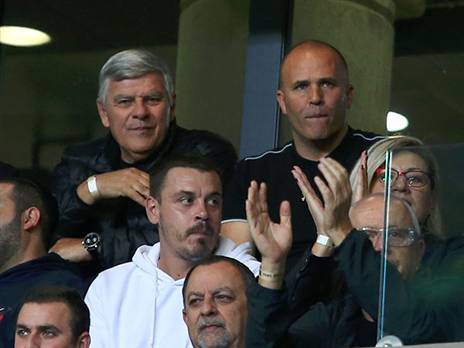 אורן גולן (מימין למעלה). מחלקת הנוער עברה שינוי (אלן שיבר)