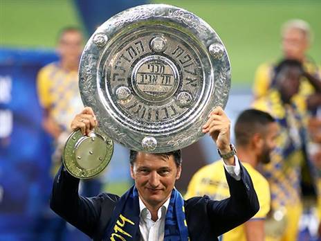 "האליפות הזו? בשביל האוהדים". איביץ' בסיום (צילום: אלן שיבר)