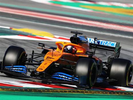 קרלוס סיינז, שנה הבאה בפרארי