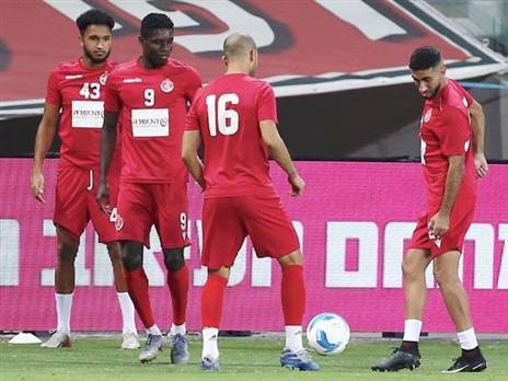 "בכל מצב, אשאר אוהד הפועל". דמארי בחימום אמש (צילום: אלן שיבר)