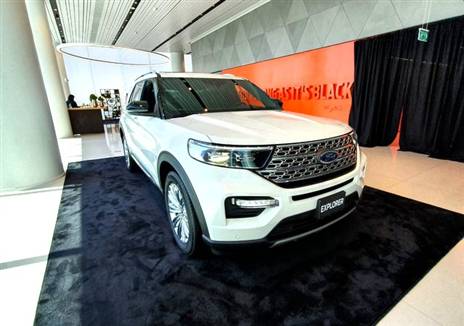 עכשיו באולמות (צילום: כפיר כשריאן)