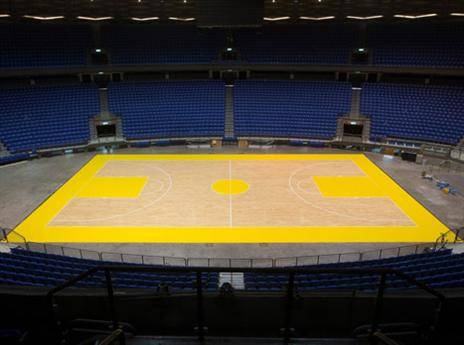 היכל מנורה. 10,000 שיוצאים בכל חמישי לבילוי (אלן שיבר)