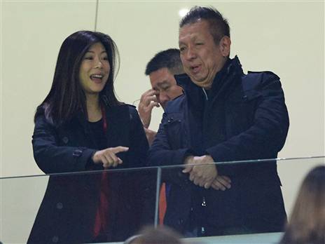 לים עם אשתו. יוביל את המועדון לפשיטת רגל נוספת? (Getty)