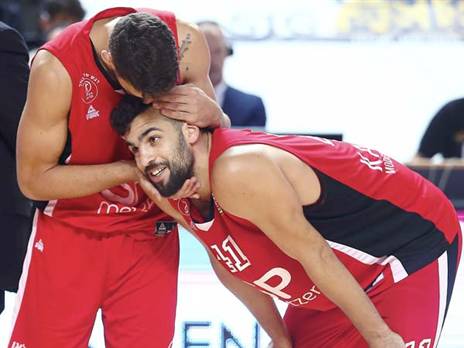 נכנס באופן טבעי לתפקיד הקפטן (אלן שיבר)