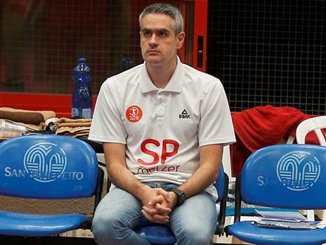 האדומים השיגו ניצחון בכורה (אלן שיבר)