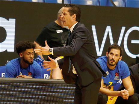 יאניס חזר לנצח (אלן שיבר)