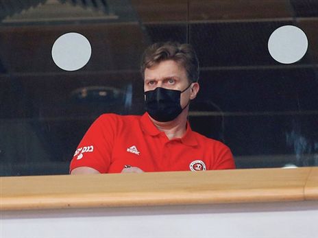 אדומייטיס. רזומה מרשים (לירון מולדובן)