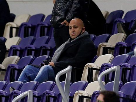 ברק אברמוב. מילים בוטות הטיח בשניר לוי (אלן שיבר)