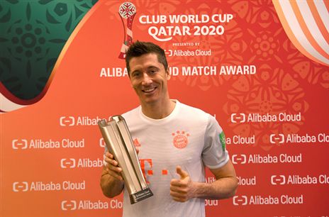 לבנדובסקי איש המשחק. 29 שערים ב-27 הופעות לכוכב הפולני (Getty)