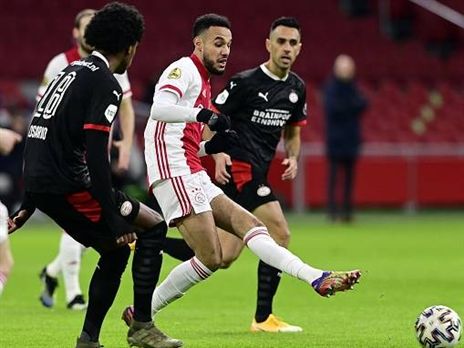 זהבי צופה באייאקס עולה לחצי (getty)