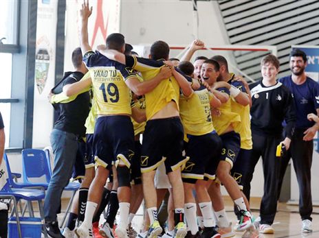 חגיגה צהובה בנחלת יהודה (אלן שיבר)