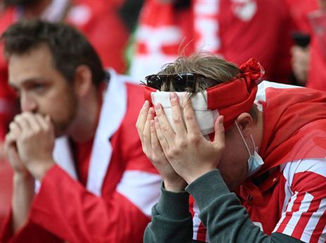 האוהדים בקופנהגן בכו (GETTY)