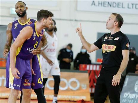 כפיר מועלם. "שפת גוף עצבנית" (אלן שיבר)