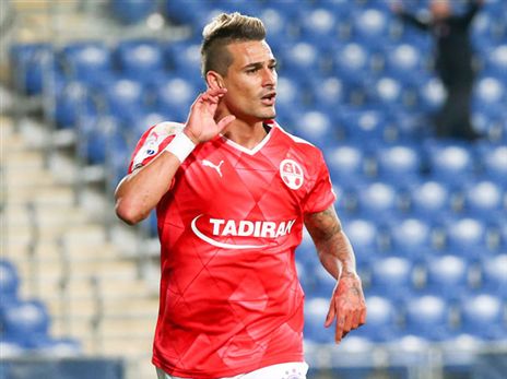 "מחשבות על פרישה עוברות בראש". בוזגלו (דני מרון)