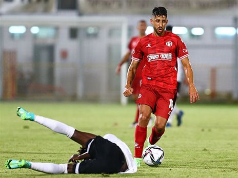 מיכה. מתרגל לאדום (לירון מולדובן)