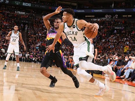 התקבלו החלטות נכונות בפיניקס ובמילווקי (GETTY)