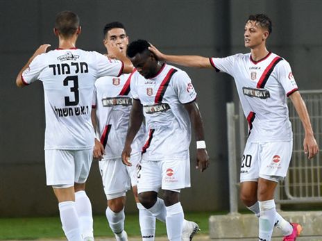 אגאדה. ביצוע מלוטש (ברני ארדוב)