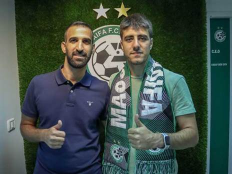 אדר אזרואל. נשאר במועדון נעוריו (צילום: מכבי חיפה)