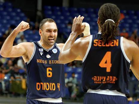 מאמין בקבוצה. טל דן (אלן שיבר)