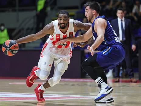 הצטיין בשני צידי המגרש (GETTY)