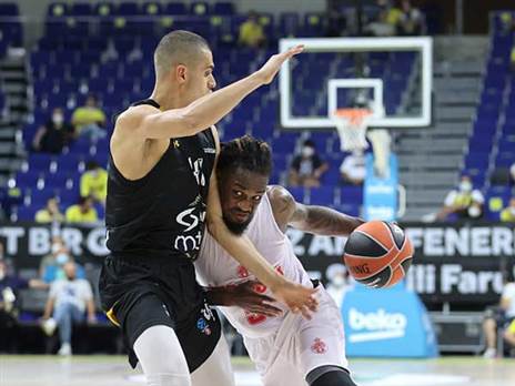 ים מדר. מתכונן לדרבי ראשון בקריירה בבלגרד (GETTY)