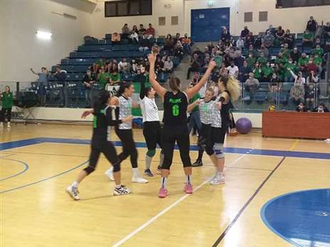 הצגה בנווה שאנן (איגוד הכדורעף)