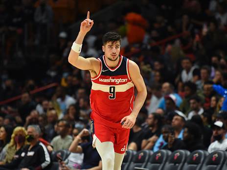 המטרה: לעשות קפיצת מדרגה בהתקפה (Getty)