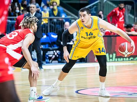 עוז בלייזר. מאוכזב בצדק (עודד קרני)