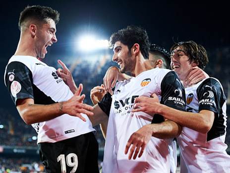 חגגו כל הדרך אל החצי (GETTY)