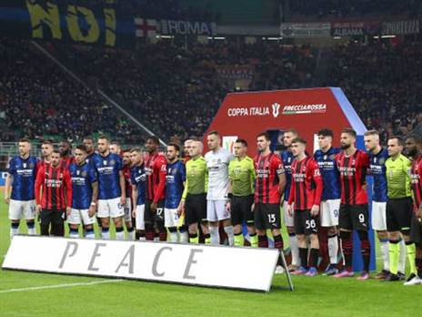 לפני פתיחת המשחק נערכה דקת דומיה ונאום של שבצ'נקו (GETTY)