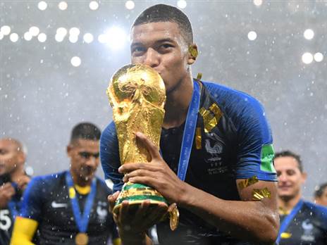 אמבפה וצרפת מול דנמרק (getty)