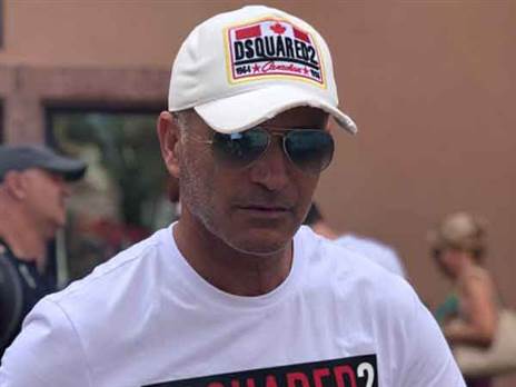 היום הוא כבר סבא. ז'אנו