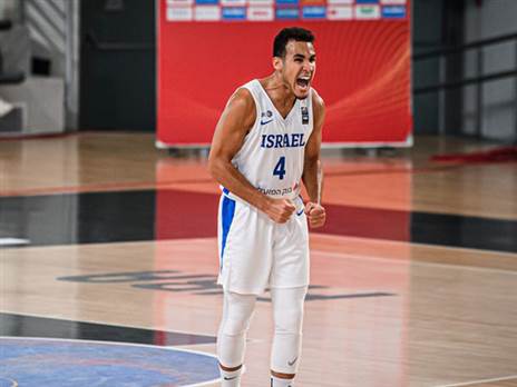 זה לא הלך חלק, אבל הוא הפך לשחקן מפתח. בורג (FIBA)