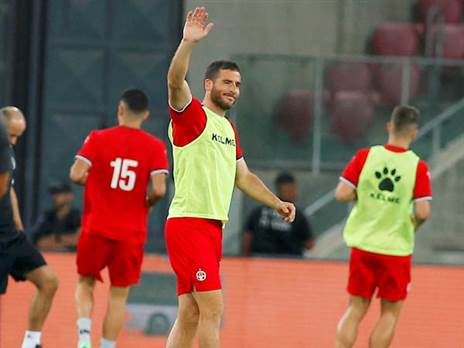 ימשיך לקבל את הקרדיט בהרכב. חמד (אלן שיבר)