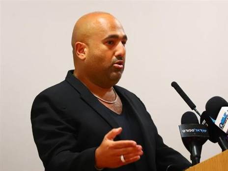 מבקש עזרה, אברמוב (התמונות באדיבות בית"ר)