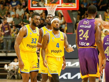 בראון. סידר אסיסטים לחברים (אלן שיבר)