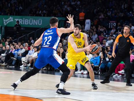 זוסמן. נהדר (Tolga Adanali/Euroleague Basketball via Getty Images)