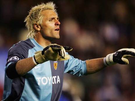 סנטיאגו קאניסארס. הטראומה שלו זכורה לאוהדי הכדורגל (Photo by Jamie McDonald/Getty Images)