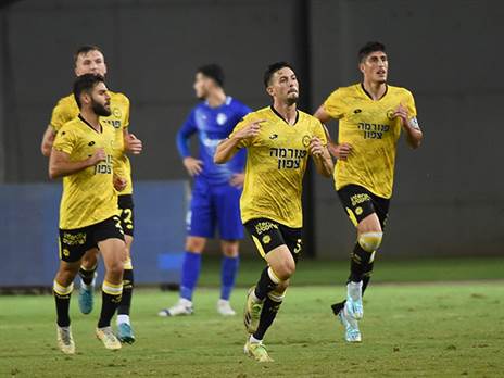 נתניה. בדרך לאילת (ברני ארדוב)